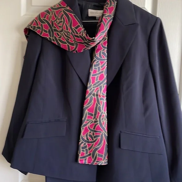 Jones New York Women’s 2 piece pantsuit - Picture 8 of 8